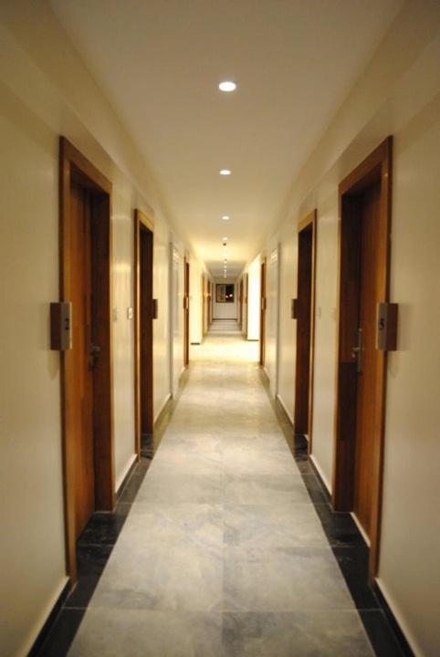Hotel Landmark Ratnagiri Luaran gambar
