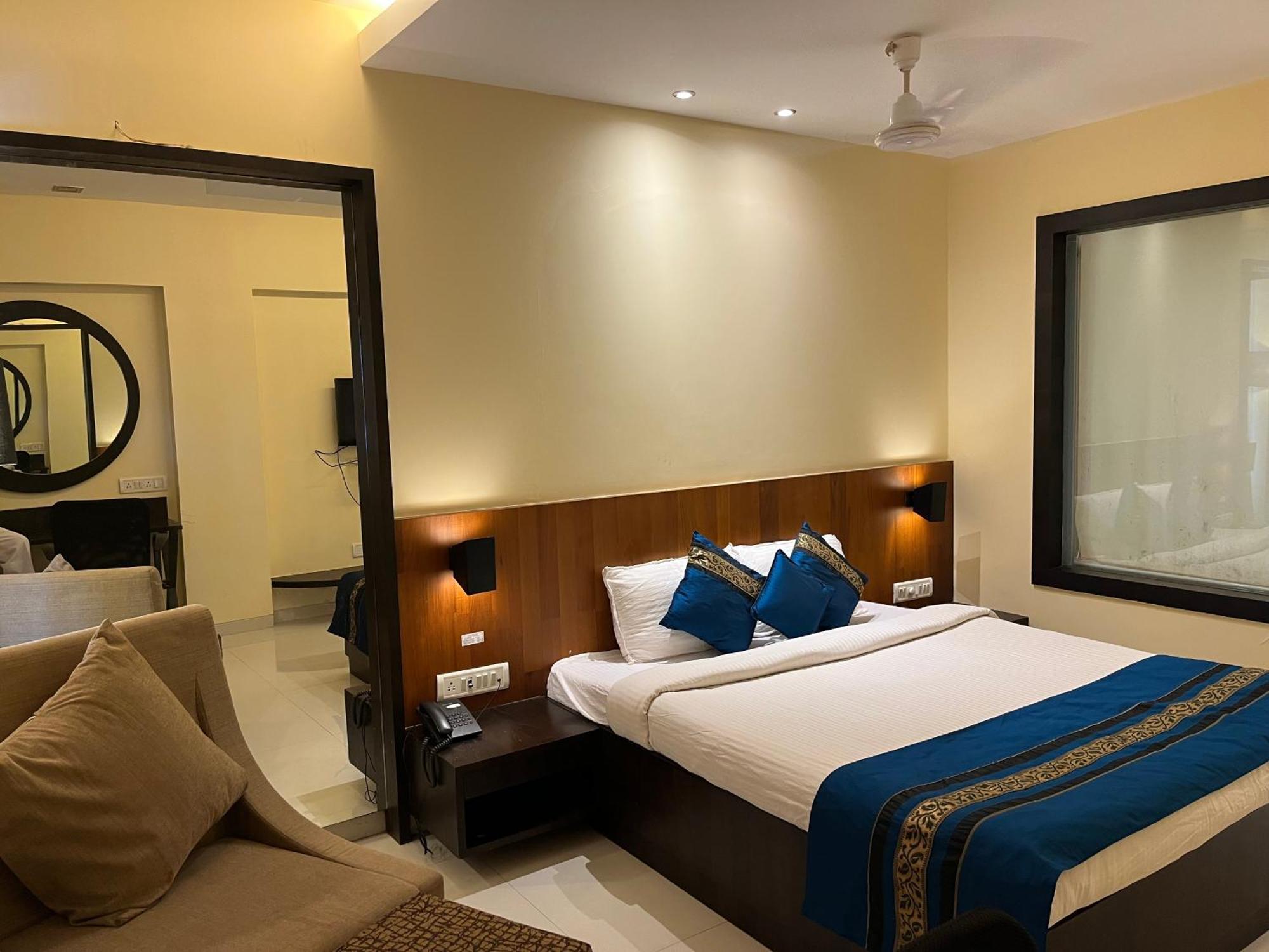 Hotel Landmark Ratnagiri Luaran gambar