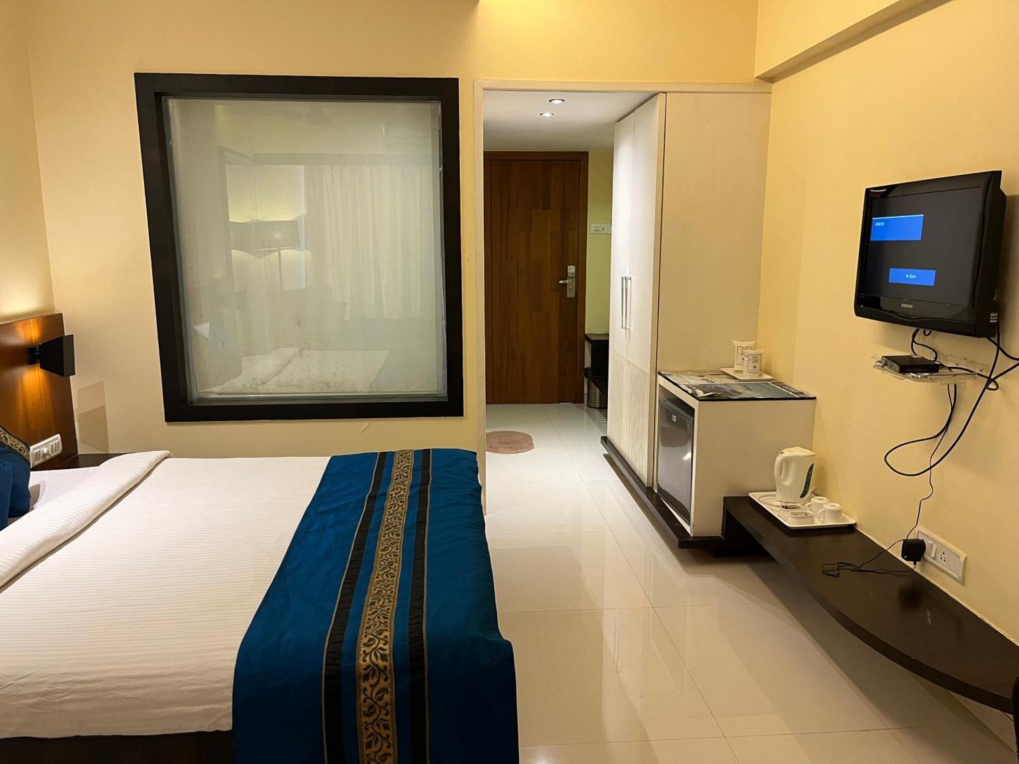 Hotel Landmark Ratnagiri Luaran gambar