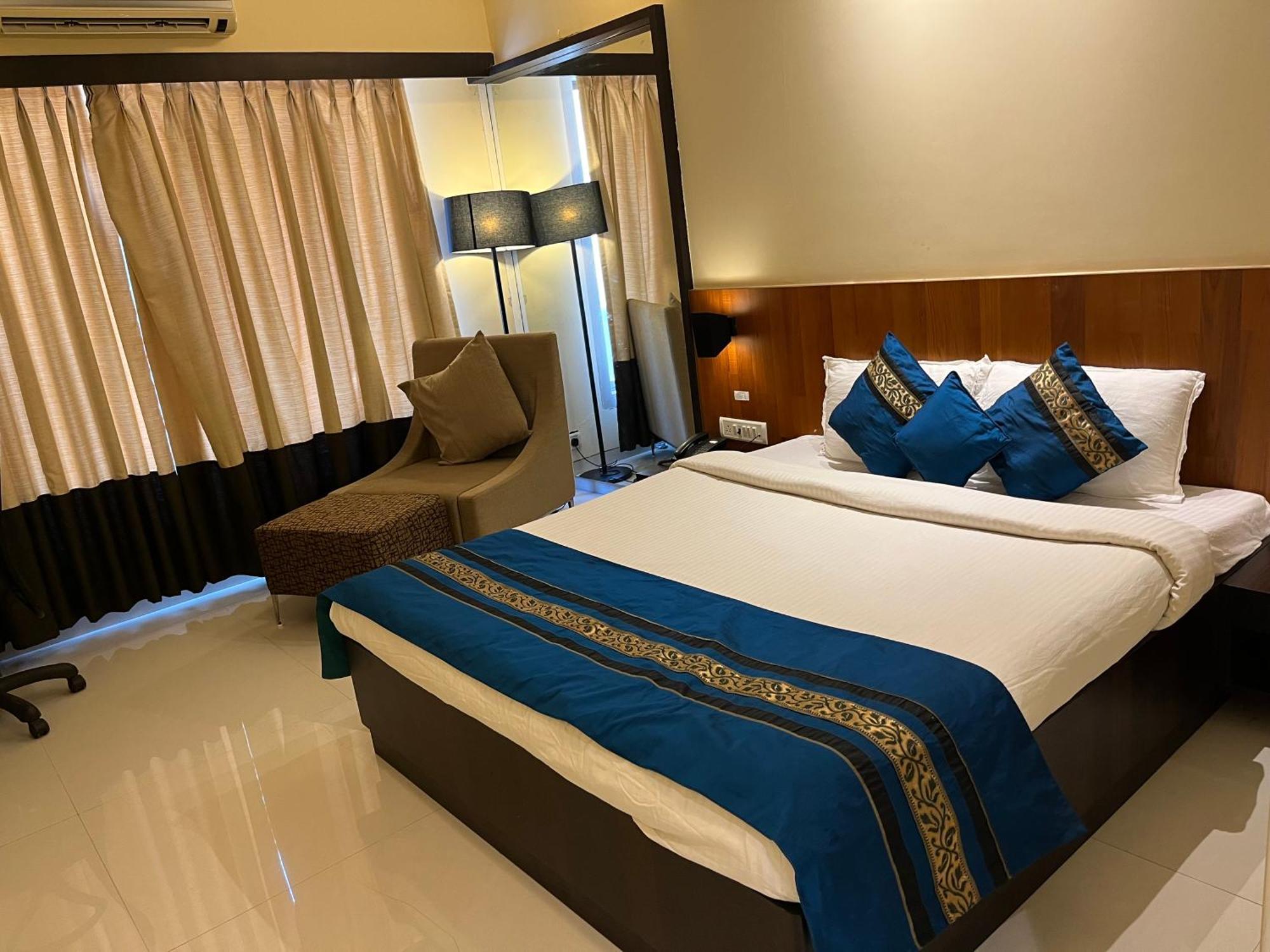 Hotel Landmark Ratnagiri Luaran gambar