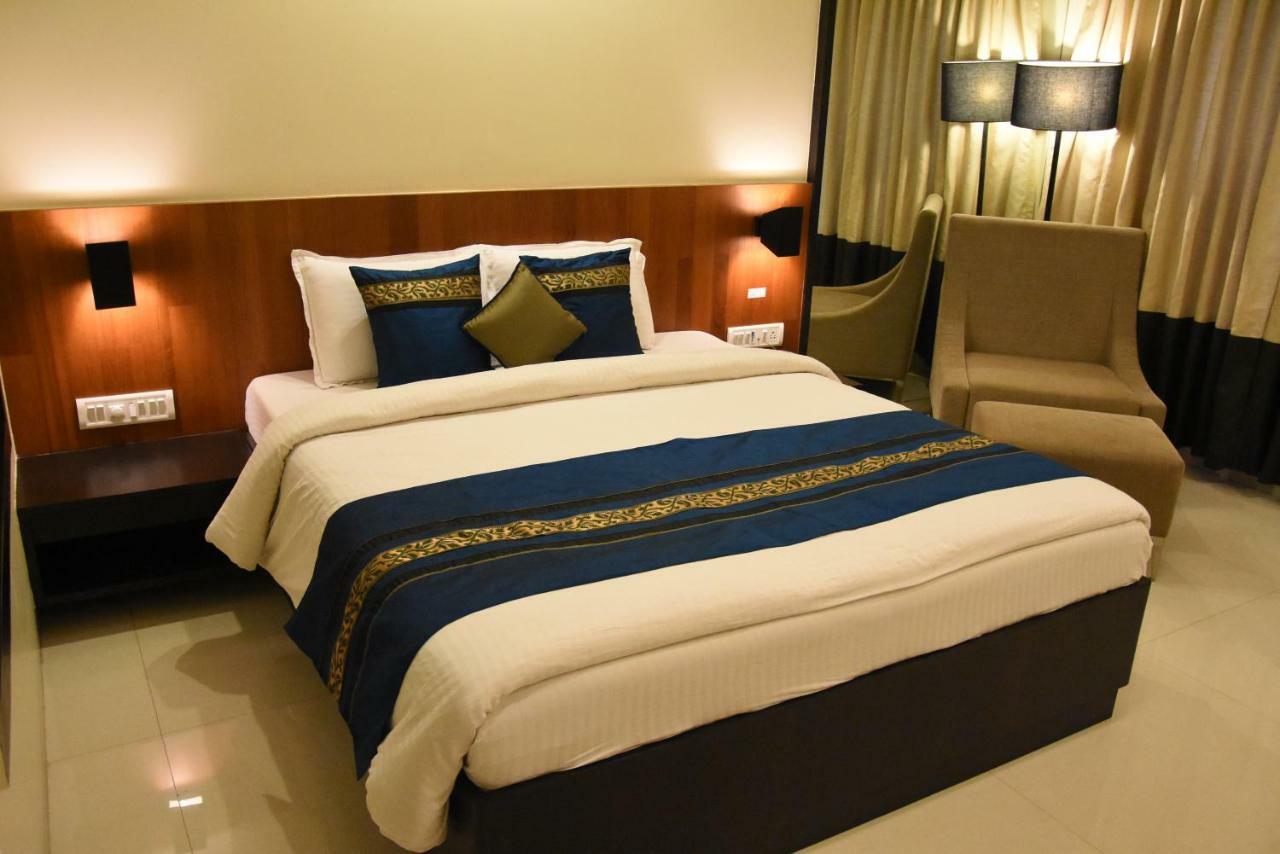 Hotel Landmark Ratnagiri Luaran gambar