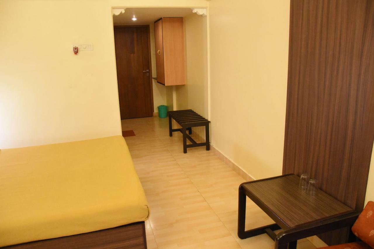 Hotel Landmark Ratnagiri Luaran gambar