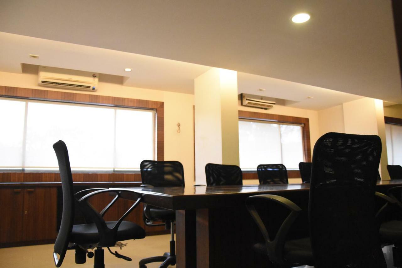Hotel Landmark Ratnagiri Luaran gambar