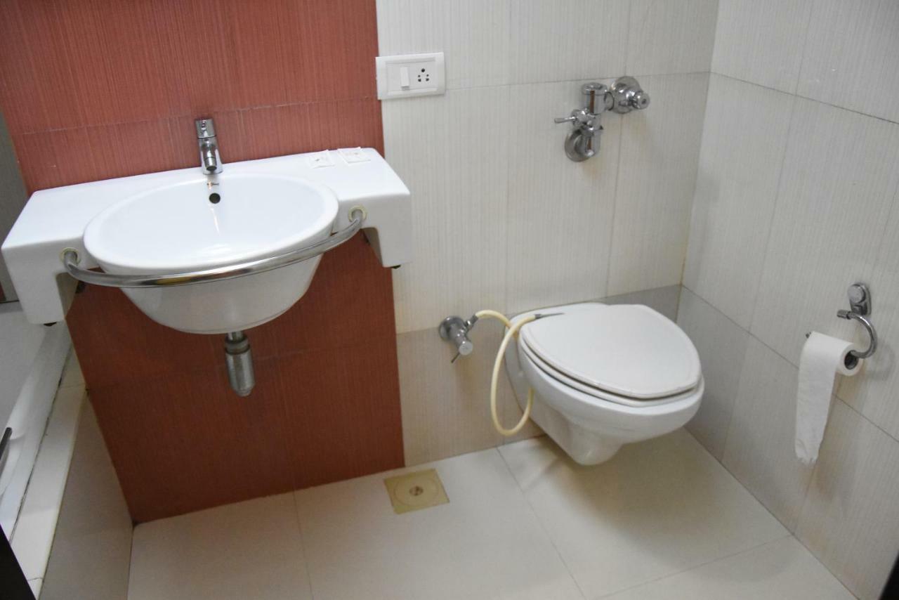 Hotel Landmark Ratnagiri Luaran gambar